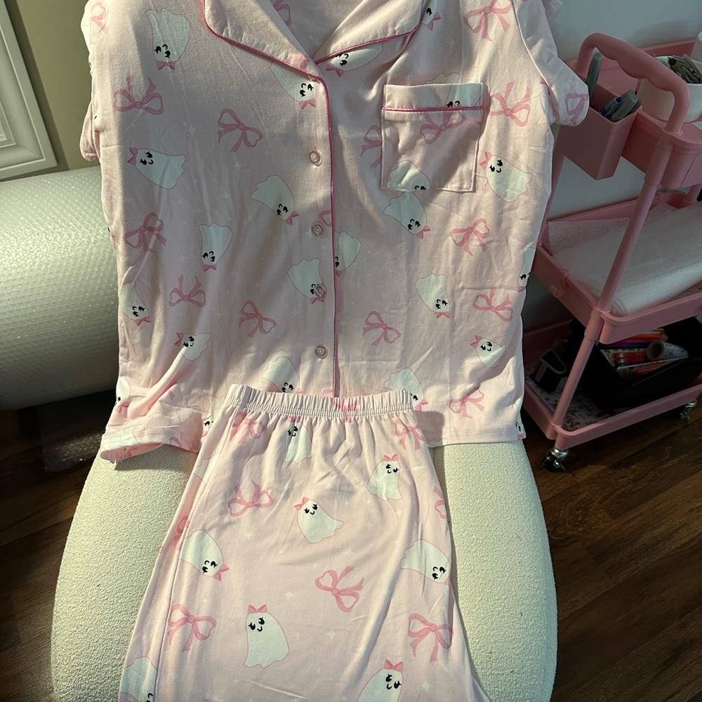 Pink Ghosts & Bows Halloween  Women's Pajama Set Size L